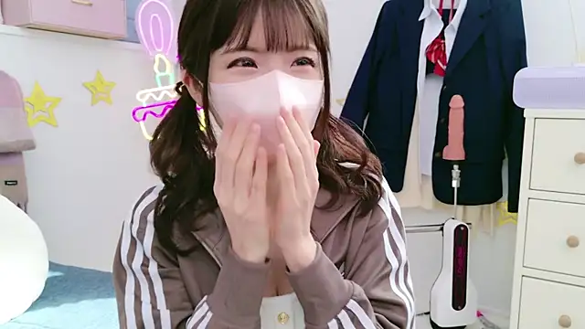 Snapshot of -minami- chatting on 02-02-25, 03:43 -minami- online show from 02-02-25, 03:43