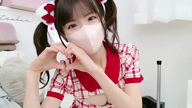 Snapshot of -minami- chatting on 02-14-25, 03:05 -minami- online show from 02-14-25, 03:05