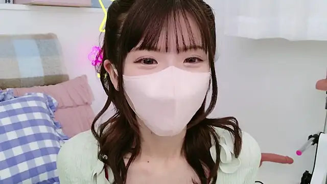 Snapshot of -minami- chatting on 03-18-25, 12:14 -minami- online show from 03-18-25, 12:14