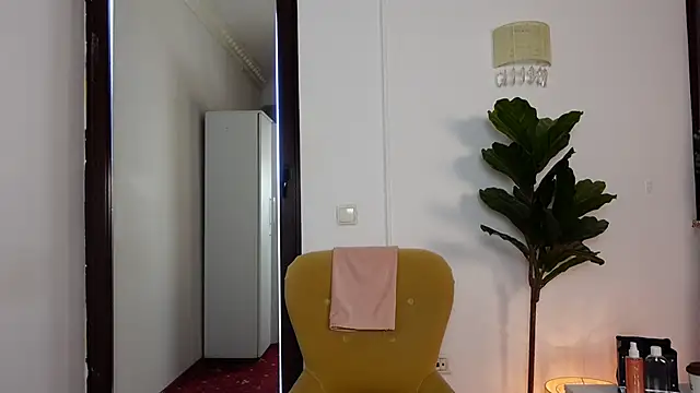 NinaCrystal1 online show from 02-10-26, 08:40