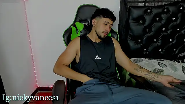 Snapshot of nicky_vances chatting on 02-24-26, 05:00 nicky vances online show from 02-24-26, 05:00