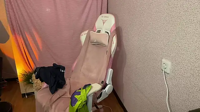 Katrin  kiss online show from 12-05-25, 06:26