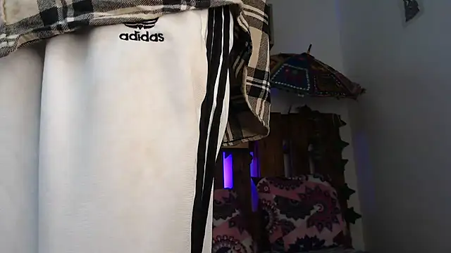 Snapshot of SARA_VAL3NTINA_ chatting on 03-15-25, 09:30 SARA VAL3NTINA  online show from 03-15-25, 09:30