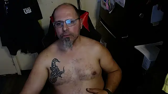 Snapshot of KrazyLegz chatting on 03-06-26, 01:24 KrazyLegz online show from 03-06-26, 01:24