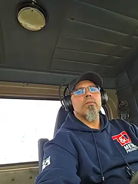 Snapshot of KrazyLegz chatting on 03-27-26, 05:34 KrazyLegz online show from 03-27-26, 05:34