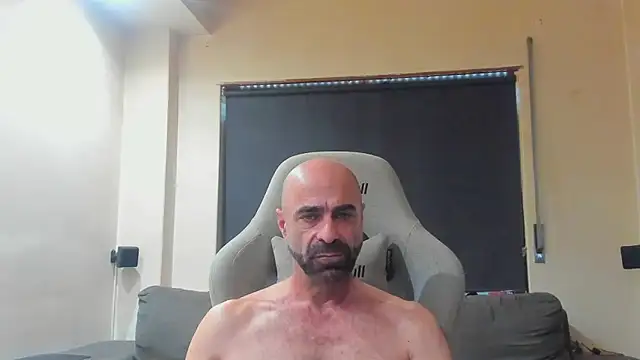 Snapshot of Bicopflirt chatting on 10-06-25, 12:35 Bicopflirt online show from 10-06-25, 12:35