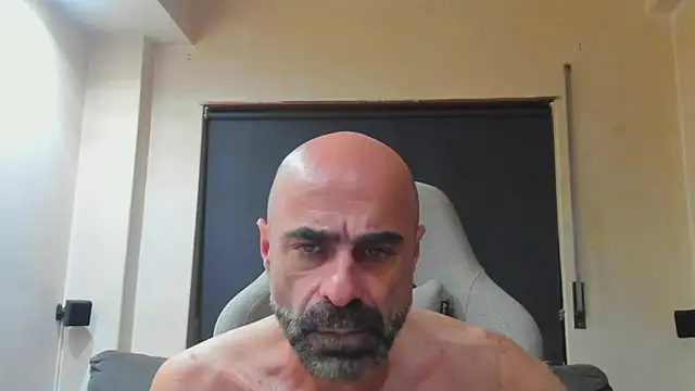 Snapshot of Bicopflirt chatting on 10-19-25, 09:26 Bicopflirt online show from 10-19-25, 09:26