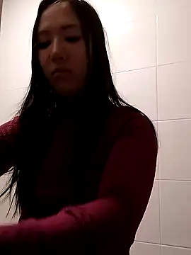 Snapshot of Japabaixinha chatting on 12-23-24, 05:17 Japabaixinha online show from 12-23-24, 05:17