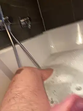 Snapshot of LivingLegend1978 chatting on 03-19-25, 05:39 LivingLegend1978 online show from 03-19-25, 05:39