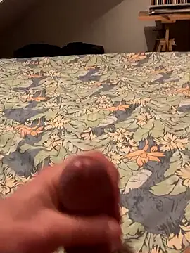 LivingLegend1978 online show from 12-21-25, 08:32