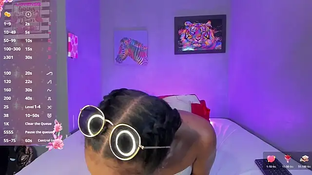 Snapshot of EmmaSmith06 chatting on 10-22-25, 05:13 EmmaSmith06 online show from 10-22-25, 05:13