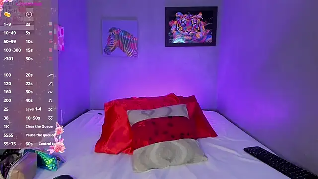 Snapshot of EmmaSmith06 chatting on 10-23-25, 05:12 EmmaSmith06 online show from 10-23-25, 05:12