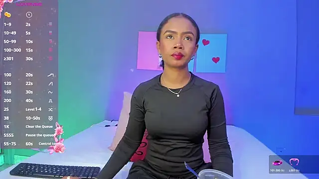 Snapshot of EmmaSmith06 chatting on 11-06-25, 05:03 EmmaSmith06 online show from 11-06-25, 05:03