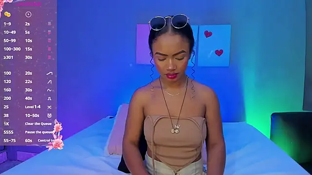 Snapshot of EmmaSmith06 chatting on 11-18-25, 05:39 EmmaSmith06 online show from 11-18-25, 05:39