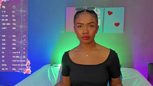 Snapshot of EmmaSmith06 chatting on 11-19-25, 05:24 EmmaSmith06 online show from 11-19-25, 05:24