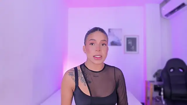 emelie 89 online show from 02-12-25, 11:51