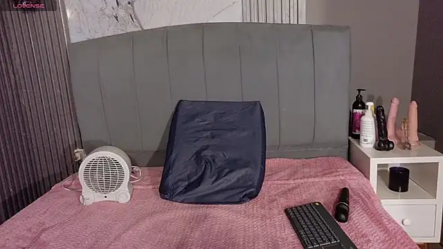 Danielaa a online show from 10-28-25, 12:03