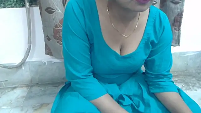 Snapshot of wildbabes chatting on 05-19-26, 06:03 wildbabes online show from 05-19-26, 06:03