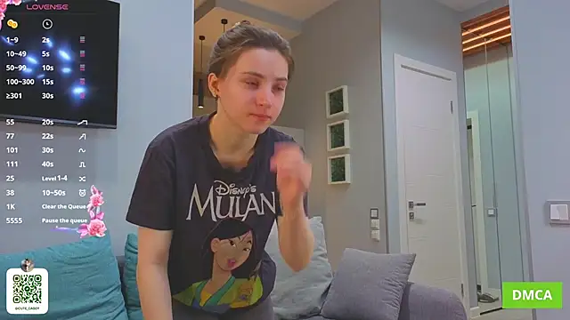 DonnaBurkee online show from 10-30-25, 04:58