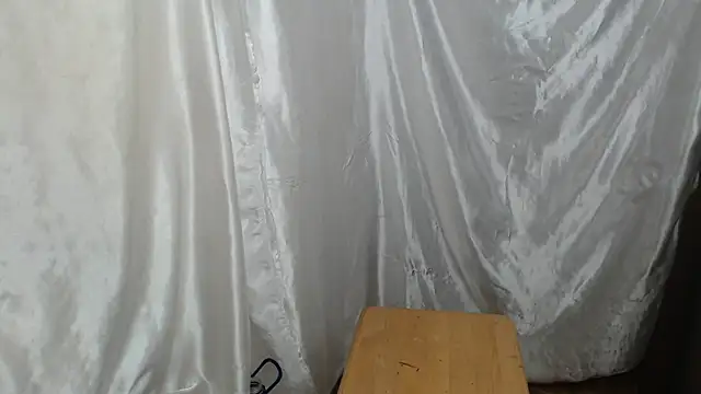 Burberrry  online show from 09-24-25, 06:55