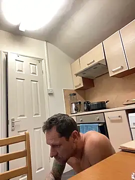 Yourhotboy 42 online show from 12-04-25, 06:49