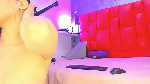 Snapshot of Sasha-sweet chatting on 11-13-25, 07:24 Sasha-sweet online show from 11-13-25, 07:24