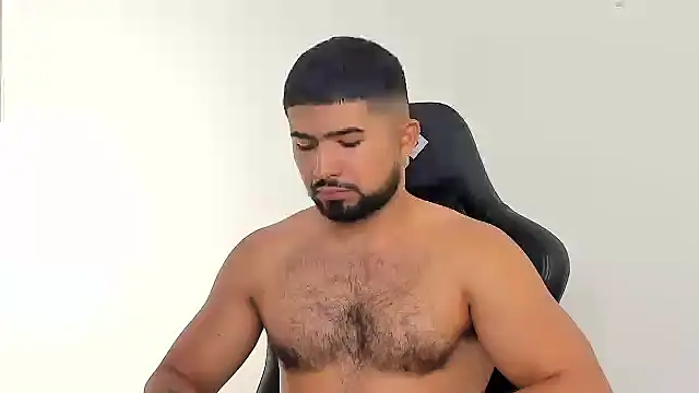 Snapshot of ethaanjones chatting on 12-27-24, 07:57 ethaanjones online show from 12-27-24, 07:57