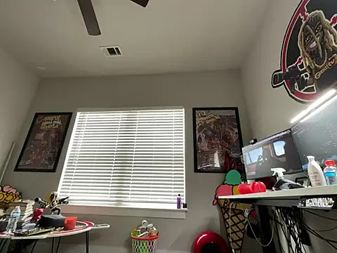 4EVAGLACIERS online show from 04-13-26, 03:50