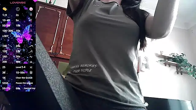 Snapshot of ElizaSwon chatting on 06-18-26, 02:32 ElizaSwon online show from 06-18-26, 02:32
