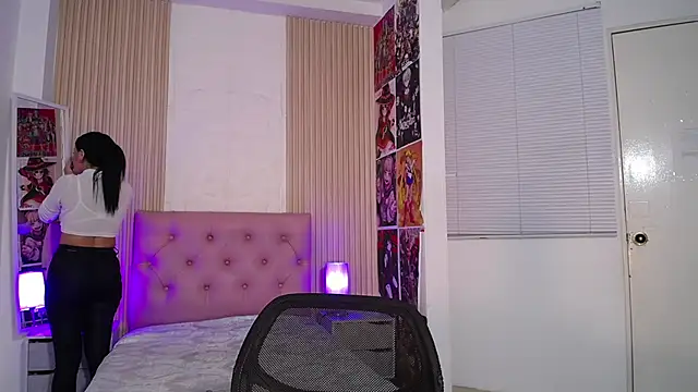 Snapshot of isabella_smith_ chatting on 11-07-25, 08:09 isabella smith online show from 11-07-25, 08:09