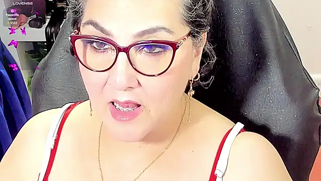 Snapshot of cataleya_mom chatting on 02-11-26, 01:54 cataleya mom online show from 02-11-26, 01:54