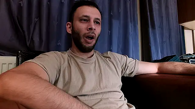 Snapshot of henryaxe chatting on 12-05-24, 07:06 henryaxe online show from 12-05-24, 07:06