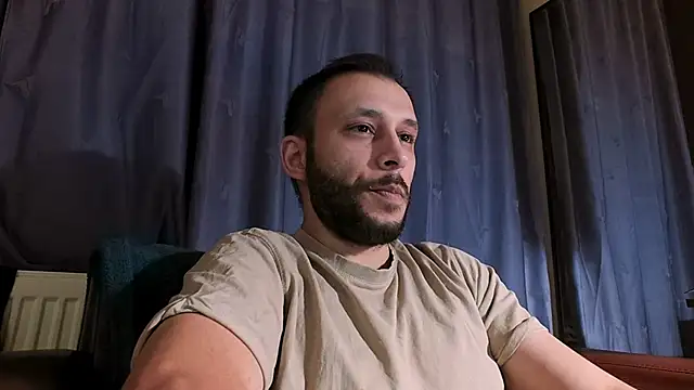 Snapshot of henryaxe chatting on 12-19-24, 11:35 henryaxe online show from 12-19-24, 11:35