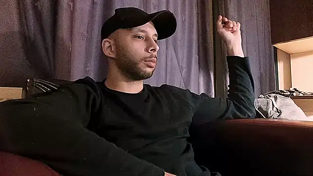 Snapshot of henryaxe chatting on 12-23-24, 01:56 henryaxe online show from 12-23-24, 01:56