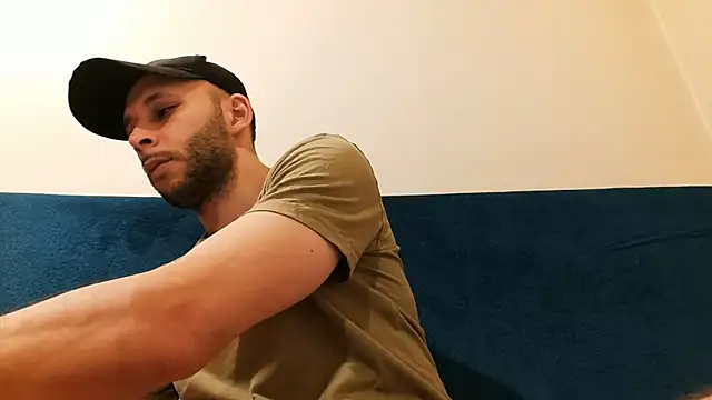 Snapshot of henryaxe chatting on 01-25-25, 08:00 henryaxe online show from 01-25-25, 08:00