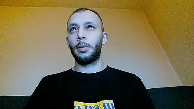 Snapshot of henryaxe chatting on 02-14-25, 11:09 henryaxe online show from 02-14-25, 11:09