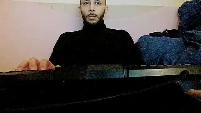 Snapshot of henryaxe chatting on 02-21-25, 09:43 henryaxe online show from 02-21-25, 09:43