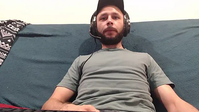 Snapshot of henryaxe chatting on 03-13-25, 07:39 henryaxe online show from 03-13-25, 07:39