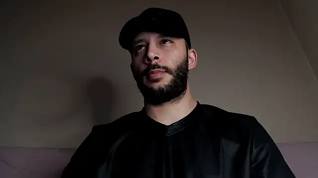 Snapshot of henryaxe chatting on 09-18-25, 01:51 henryaxe online show from 09-18-25, 01:51