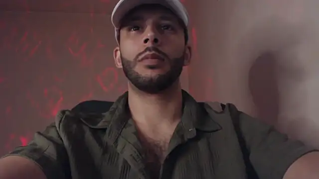 Snapshot of henryaxe chatting on 09-19-25, 09:04 henryaxe online show from 09-19-25, 09:04