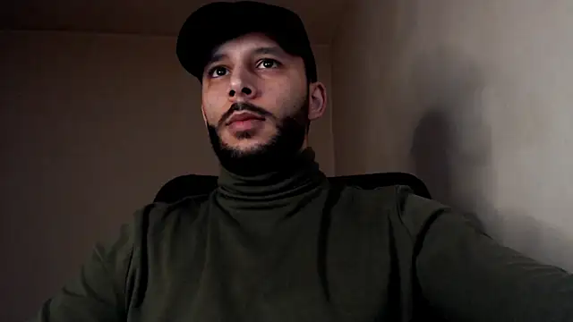 Snapshot of henryaxe chatting on 10-15-25, 11:38 henryaxe online show from 10-15-25, 11:38