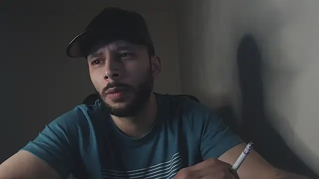 Snapshot of henryaxe chatting on 10-18-25, 03:20 henryaxe online show from 10-18-25, 03:20