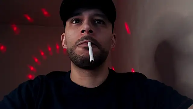 Snapshot of henryaxe chatting on 10-30-25, 10:06 henryaxe online show from 10-30-25, 10:06