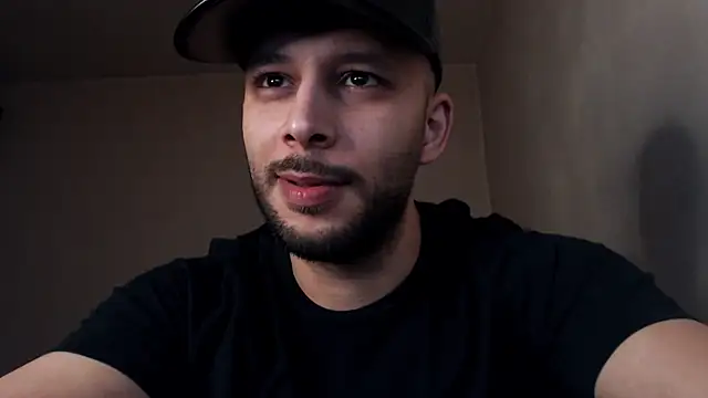 Snapshot of henryaxe chatting on 11-04-25, 10:53 henryaxe online show from 11-04-25, 10:53