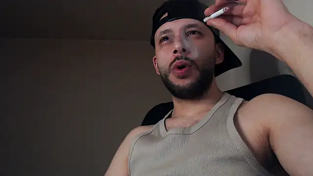 Snapshot of henryaxe chatting on 11-07-25, 02:55 henryaxe online show from 11-07-25, 02:55