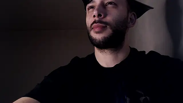 Snapshot of henryaxe chatting on 11-14-25, 12:42 henryaxe online show from 11-14-25, 12:42