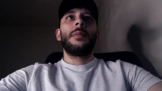 Snapshot of henryaxe chatting on 11-16-25, 10:10 henryaxe online show from 11-16-25, 10:10