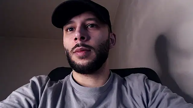 Snapshot of henryaxe chatting on 11-19-25, 09:42 henryaxe online show from 11-19-25, 09:42