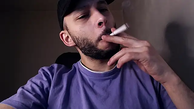 Snapshot of henryaxe chatting on 11-20-25, 09:31 henryaxe online show from 11-20-25, 09:31