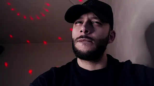 Snapshot of henryaxe chatting on 11-25-25, 09:48 henryaxe online show from 11-25-25, 09:48